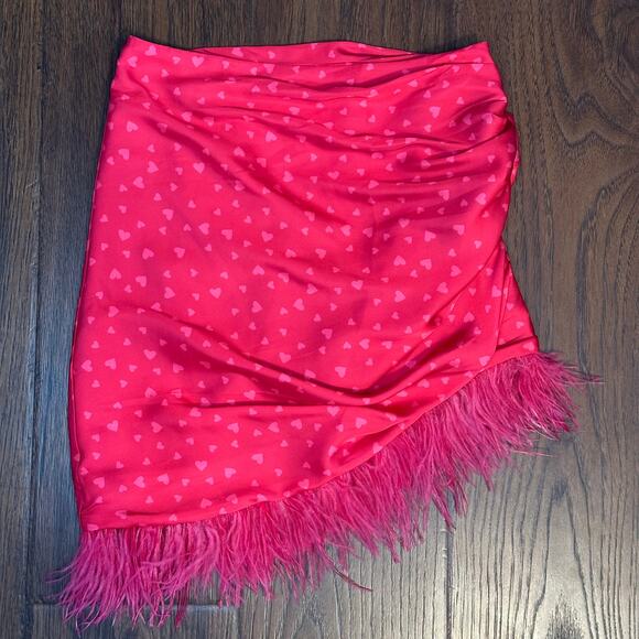 Lovers + Friends Maisey Pink Heart Asymmetrical Feather Hem Mini Skirt Small - Picture 2 of 9